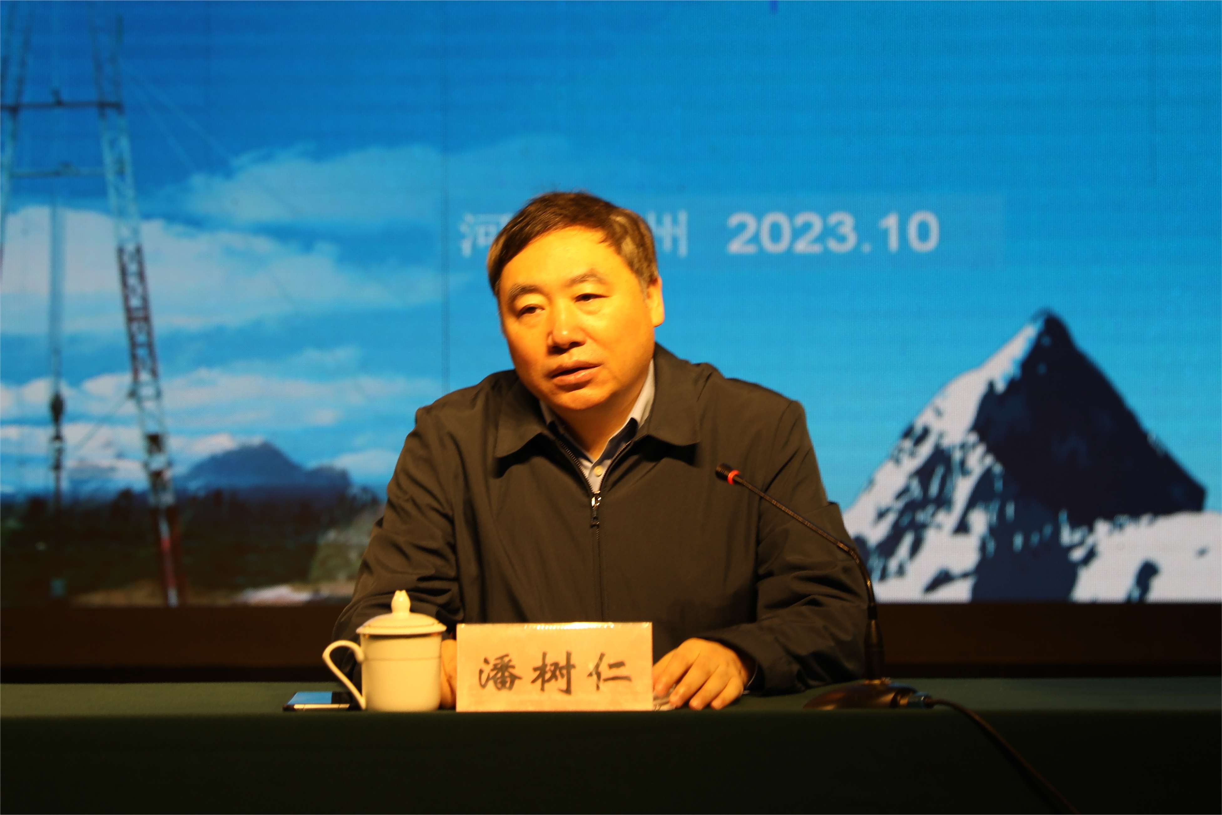 潘局長(1).png
